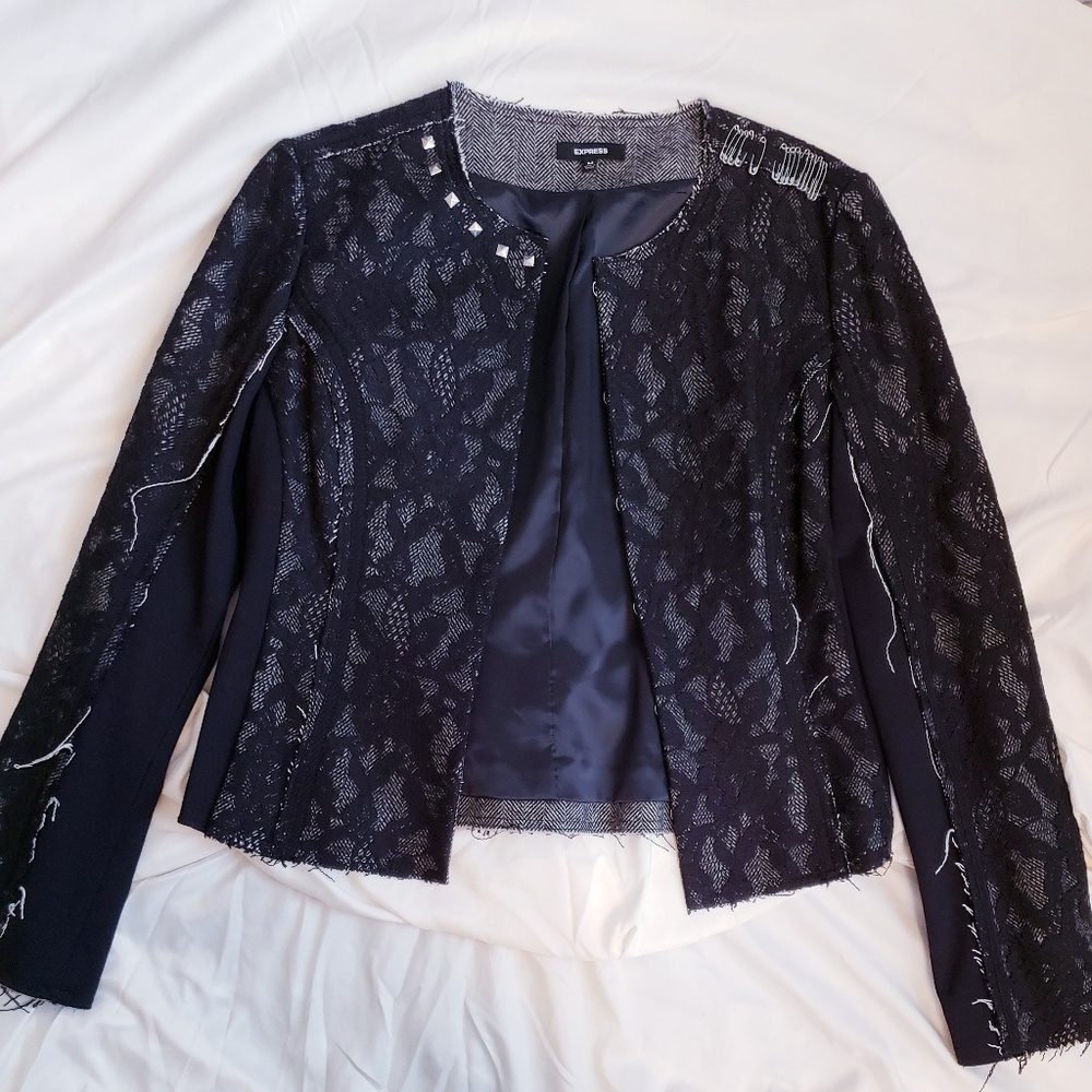 Collarless lace blazer